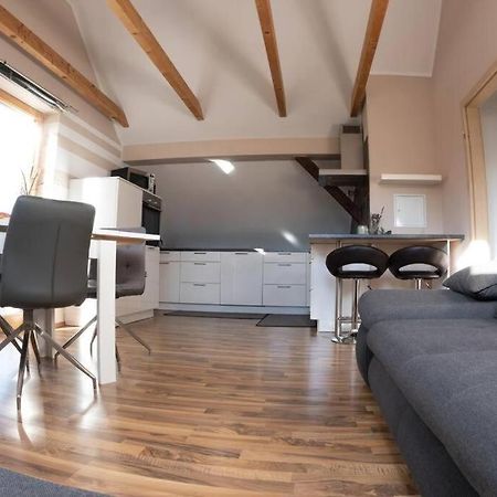 Moderne, Gemuetliche Dg-Wohnung In Ruhiger Lage Neunburg vorm Wald Exterior foto